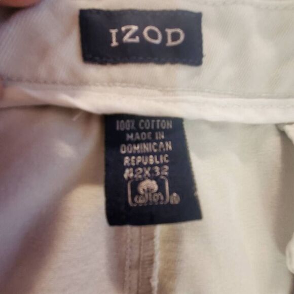 IZOD Men's Pleated Front Beige  Khaki Pants Size 42" X 32"   HEMMED - Picture 4 of 4